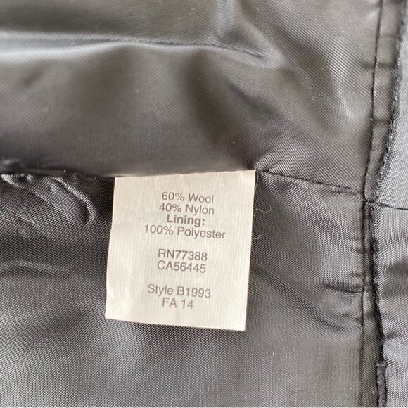 J. Crew pencil skirt in a wool blend,  two-tone houndstooth pattern, lined - Picture 10 of 11